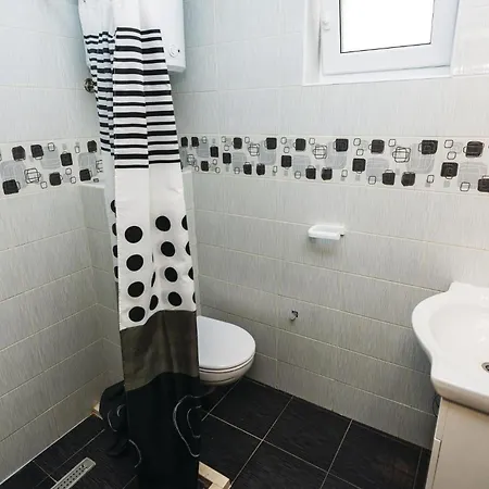 Two-bedroom In アパート