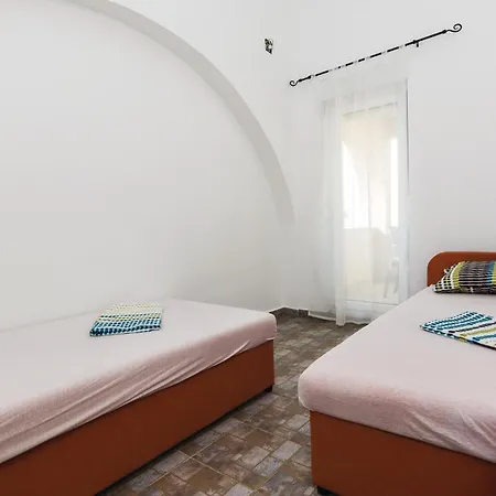 Two-bedroom In * Vir